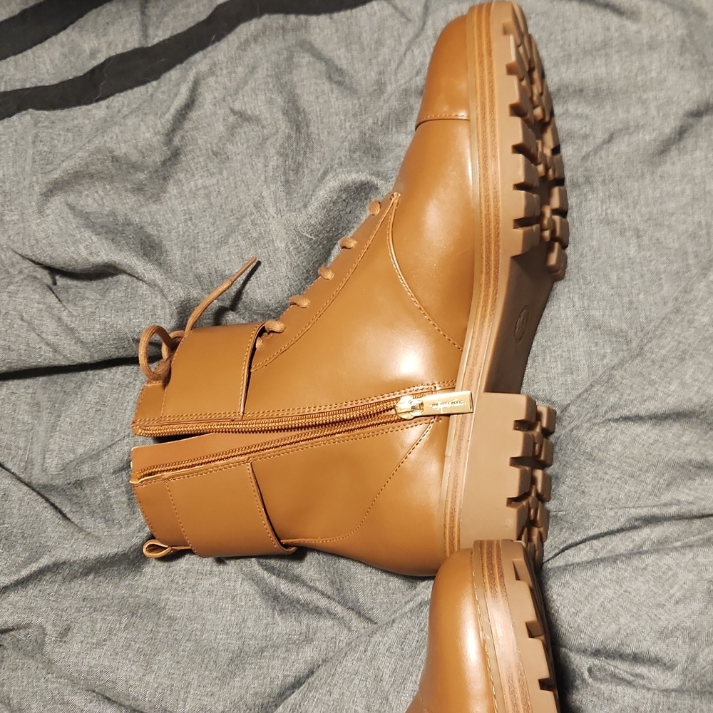 NWOT Michael Kors Booties - Picture 2 of 5